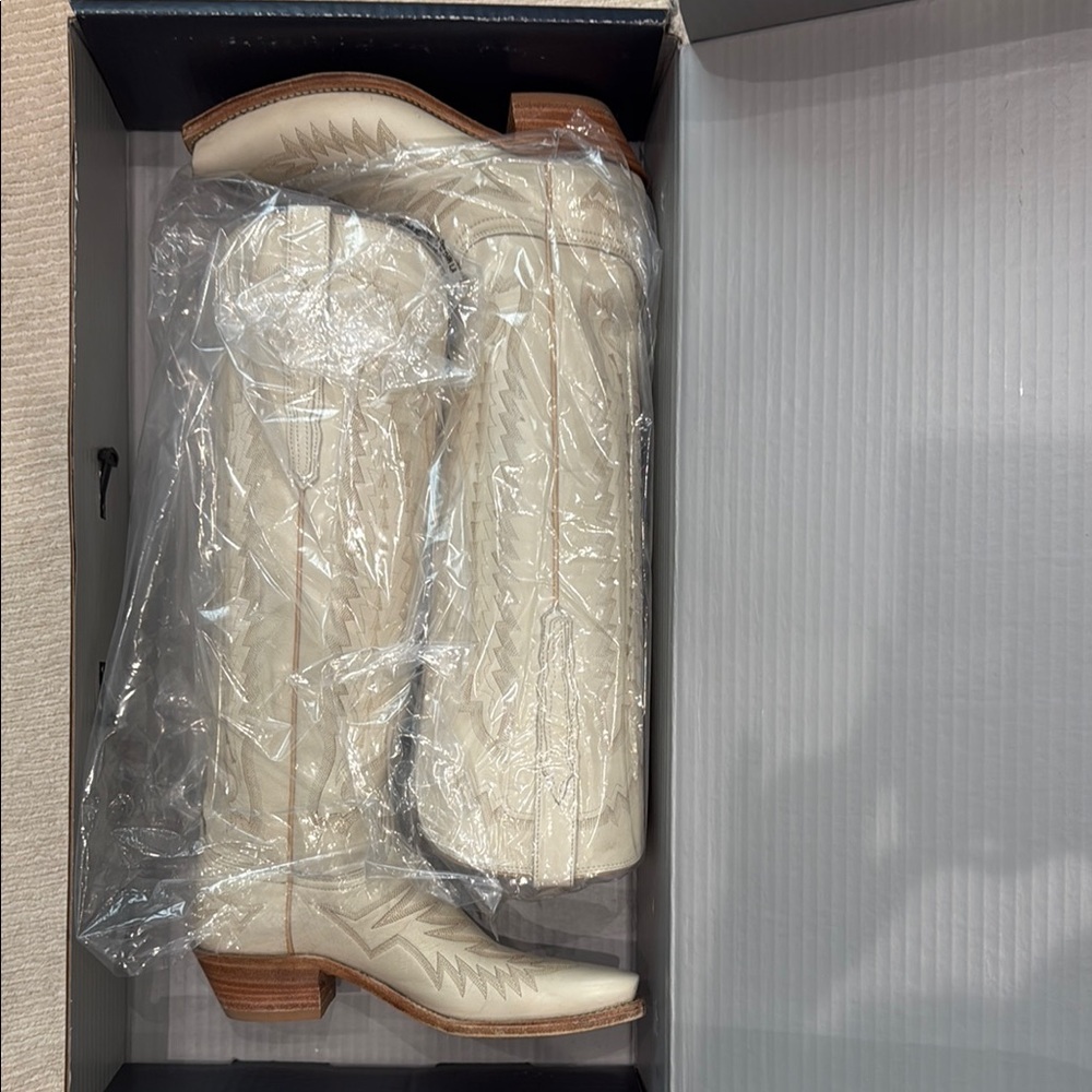 Cream Lucchese boots